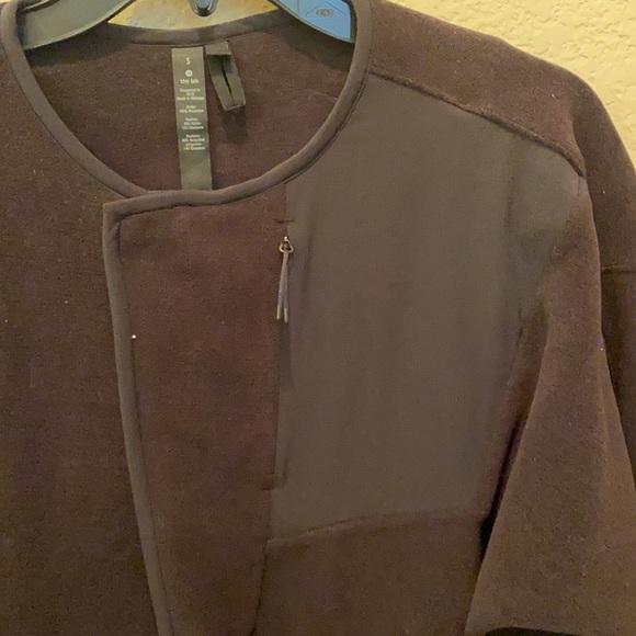 Lululemon lab jacket. Never worn. - Picture 3 of 4